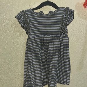 Kate Quinn 2t Ruffle sleeve dress
